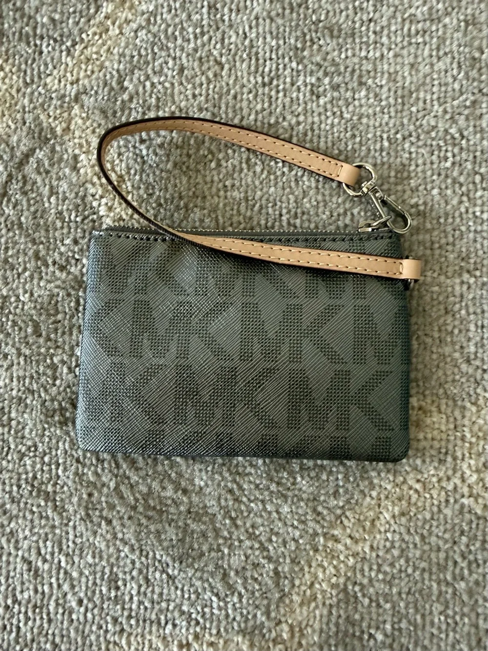 Michael Kors Gray/Black Signature Wristlet Gold Plaque